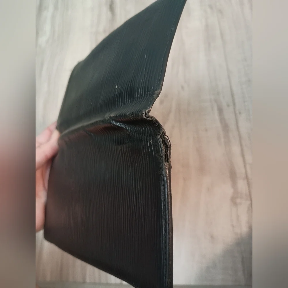 Louis Vuitton Brazza Wallet Epi Leather